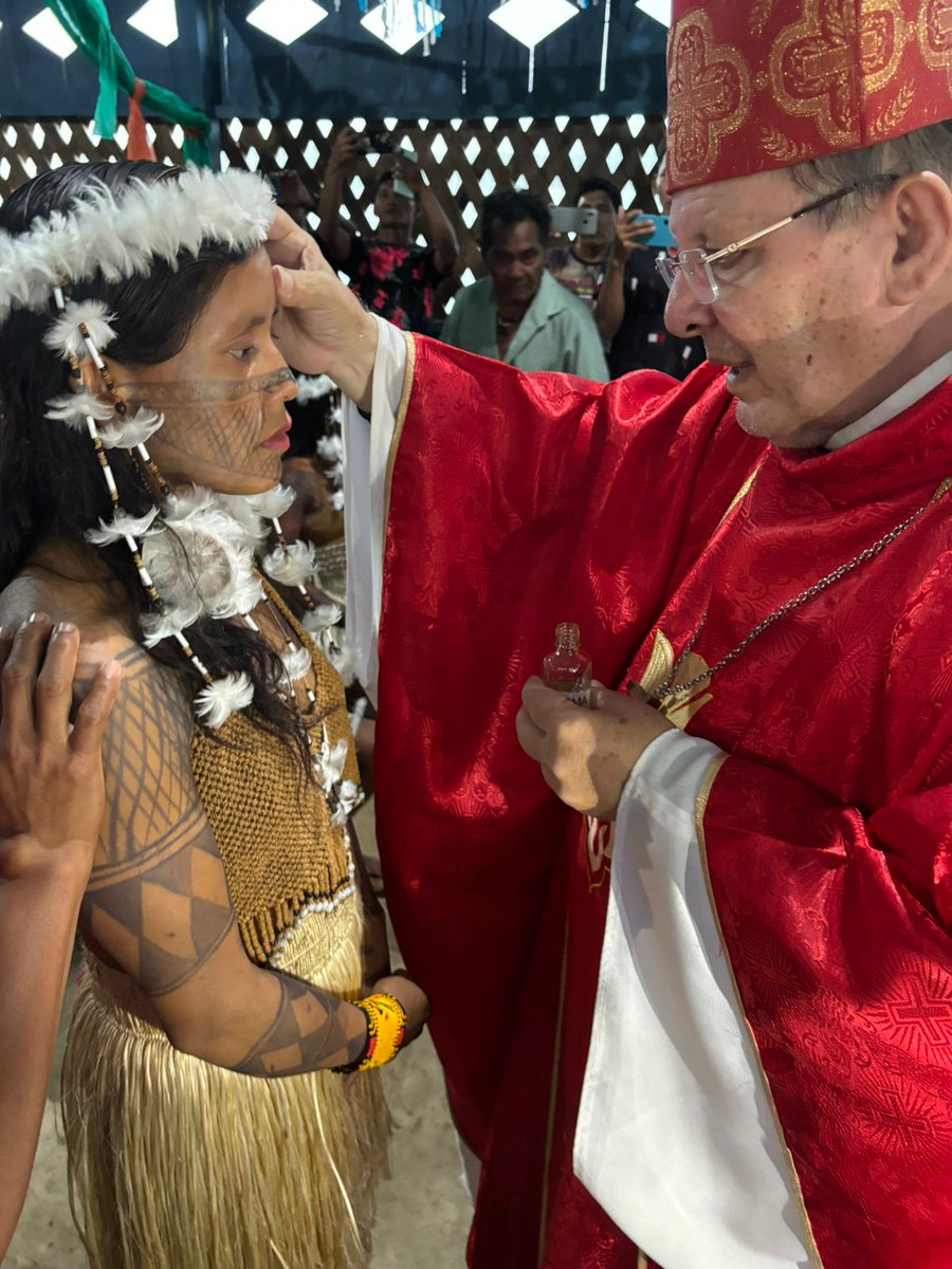 Bom dia! Á vocês virtuais do X Y)))... Dom Wilmar Santin, no rio cururu na Aldeia, Santa Maria...!!! 🔥🕊️😍❤️🙏