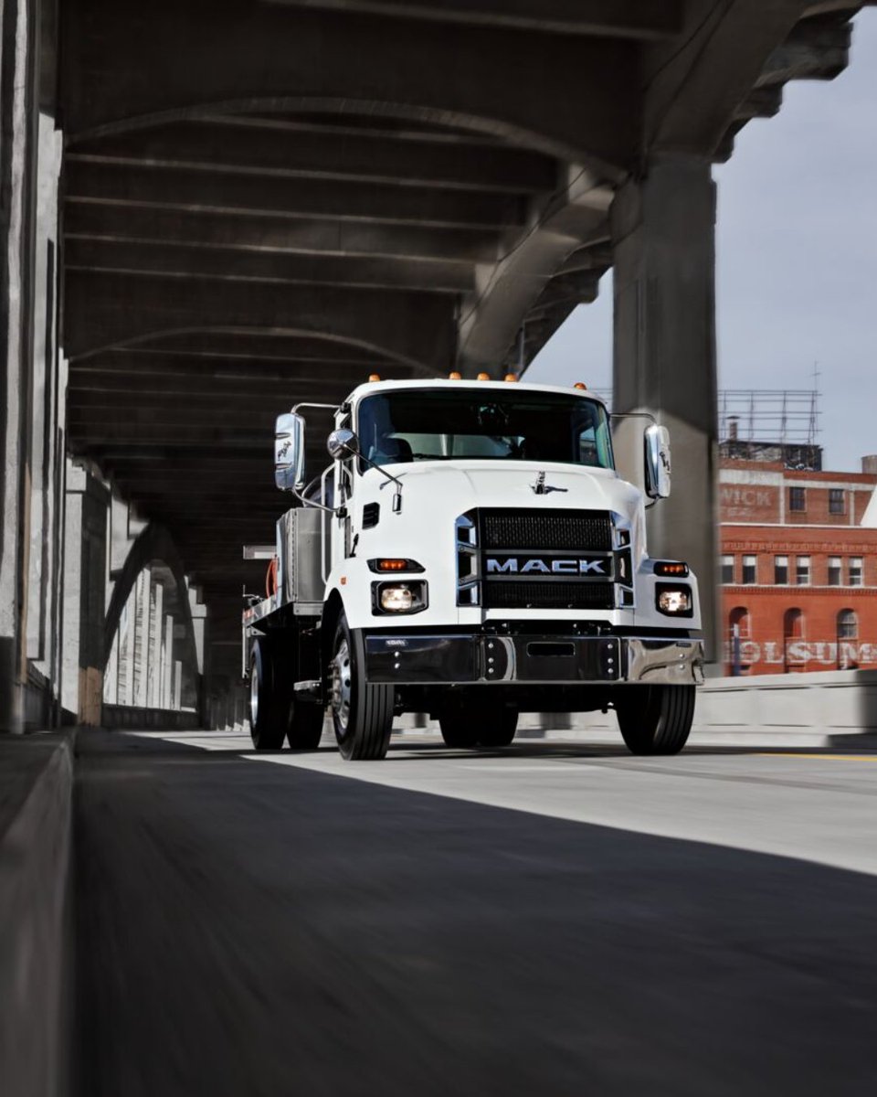 MackTrucks's tweet photo. Big toughness in a medium-duty truck. πͺ #MackMD https://t.co/CFfEqpdRXD