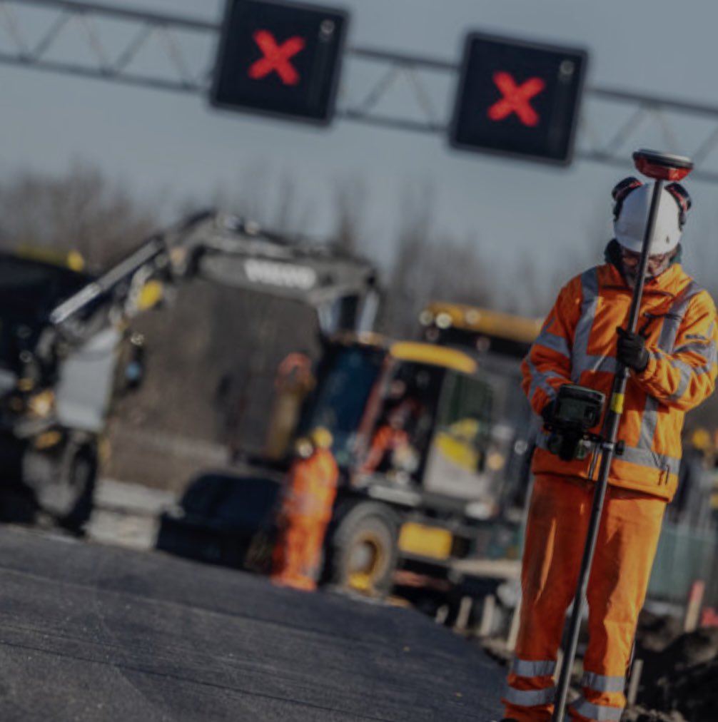 AveenInZicht's tweet photo. Door werkzaamheden aan het viaduct van de A9 is de Burgemeester Boersweg van 15 november t/m dinsdag 26 november in totaal 6 nachten afgesloten:

https://t.co/ztNbIFZOS3 https://t.co/W7oWscYzPx