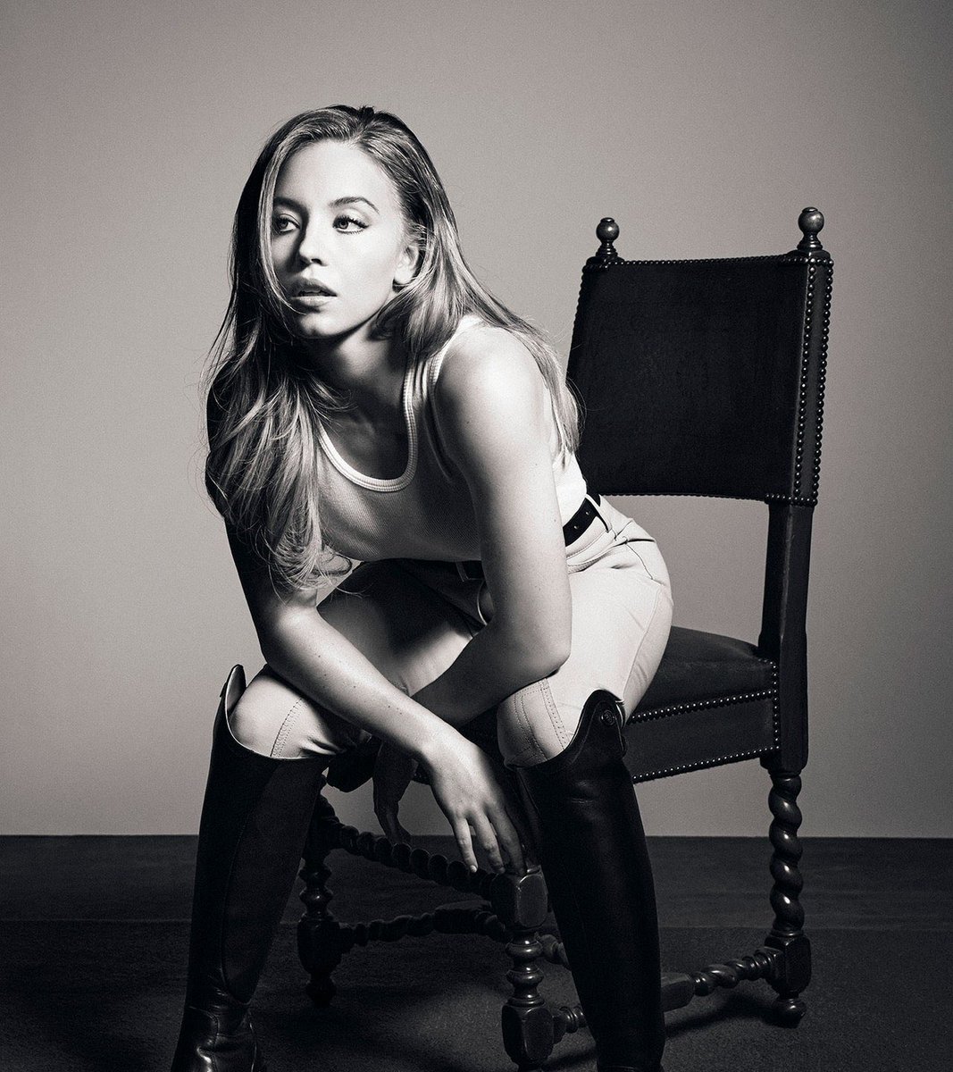 FilmUpdates's tweet image. Sydney Sweeney on how ‘EUPHORIA’ delays impacted her career:

“There were definitely a few projects that I had to pass on because I was supposed to be going back to ‘Euphoria.’ But because I am producing now, I was able to say, ‘You know what? I don’t think this is happening. I’m…