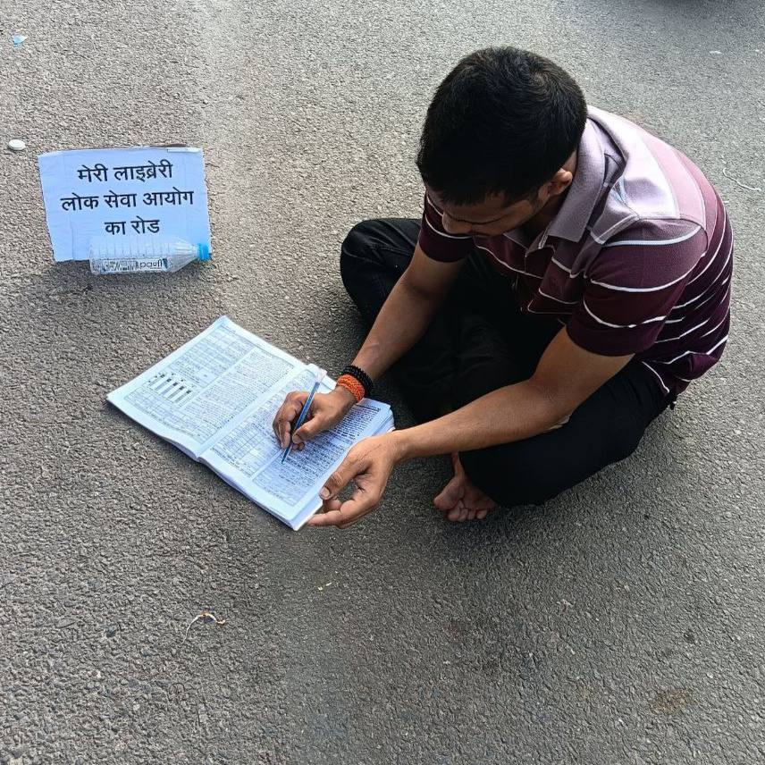 आर॰एन॰यादव آر این یادو tweet media