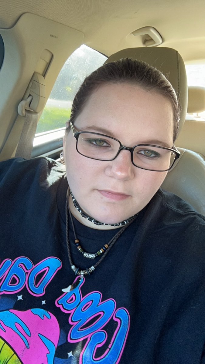 TubeNoodle_'s tweet photo. #SinglesDay 

21
She/they
Pansexual
Big fan of noodles, doodles, and dogs https://t.co/FIjpH165cK