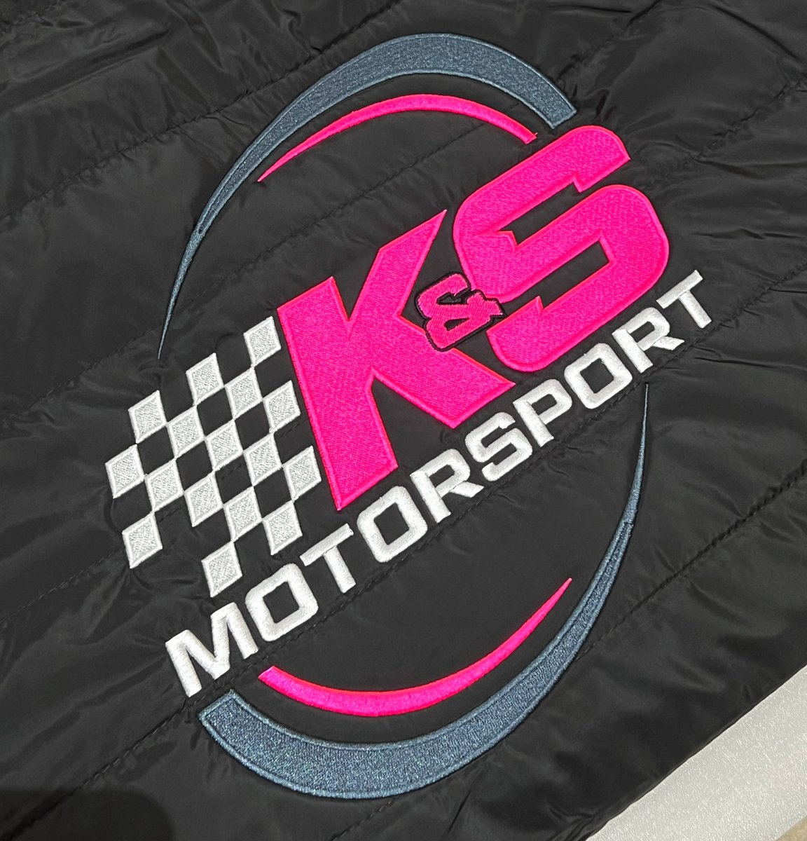 WizardEmb's tweet photo. #ReeceJonesRacing / #KSMotorsport branded outdoor jackets π©·π©Άπ€π featuring neon pink thread!
Take your branding to the next level
https://t.co/7YeUcDX90w
#wizardembroidery #teamwear #racewear #neonpink #kariban #outdoorjackets #standout #motorsport #racing #smallbusiness https://t.co/ng752gBlHR