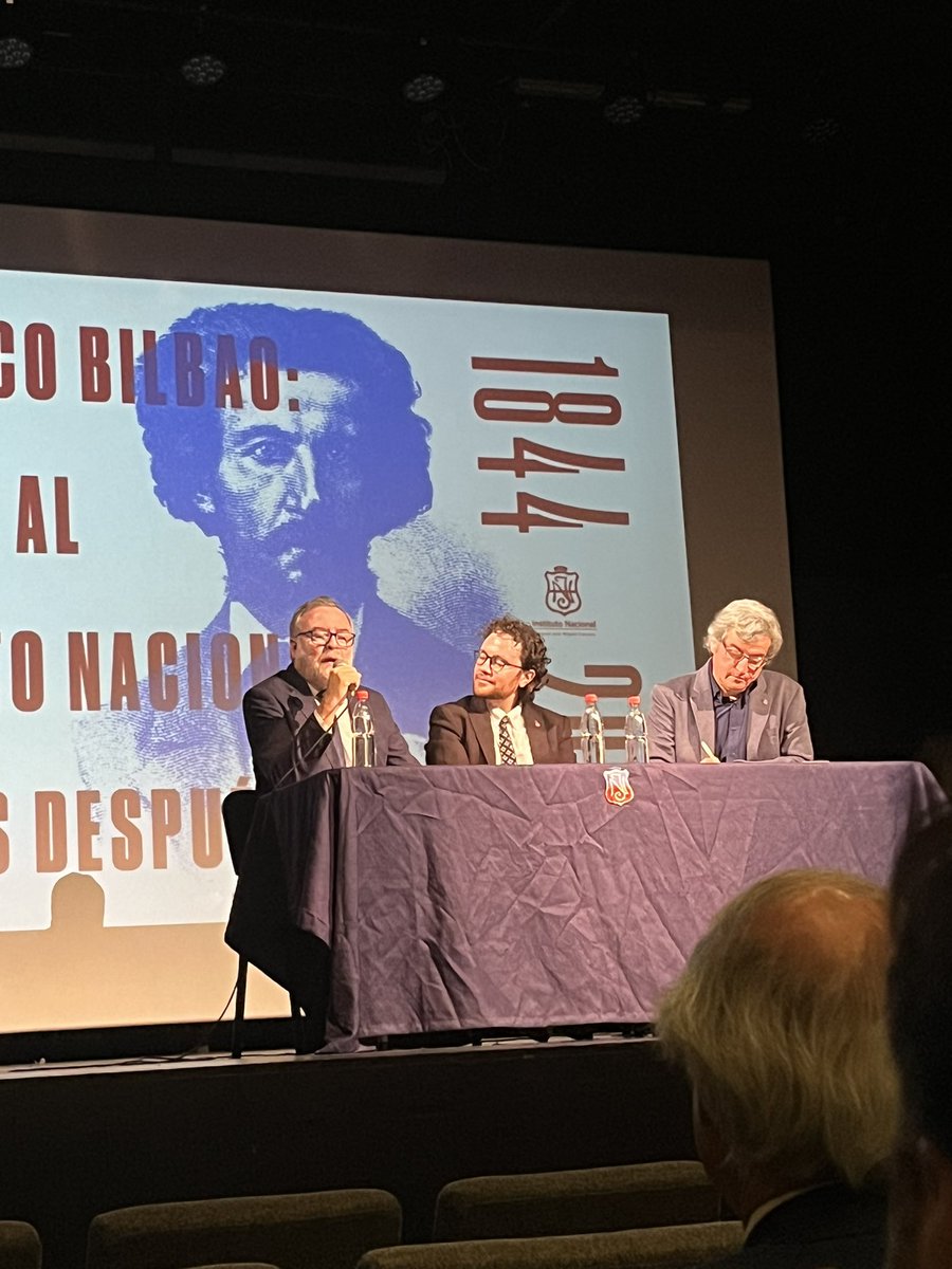 Muni_Stgo's tweet photo. #StgoEduca 🟣 Asistimos a la ceremonia simbólica del reingreso de Francisco Bibao al Instituto Nacional https://t.co/Iq82nXvd63