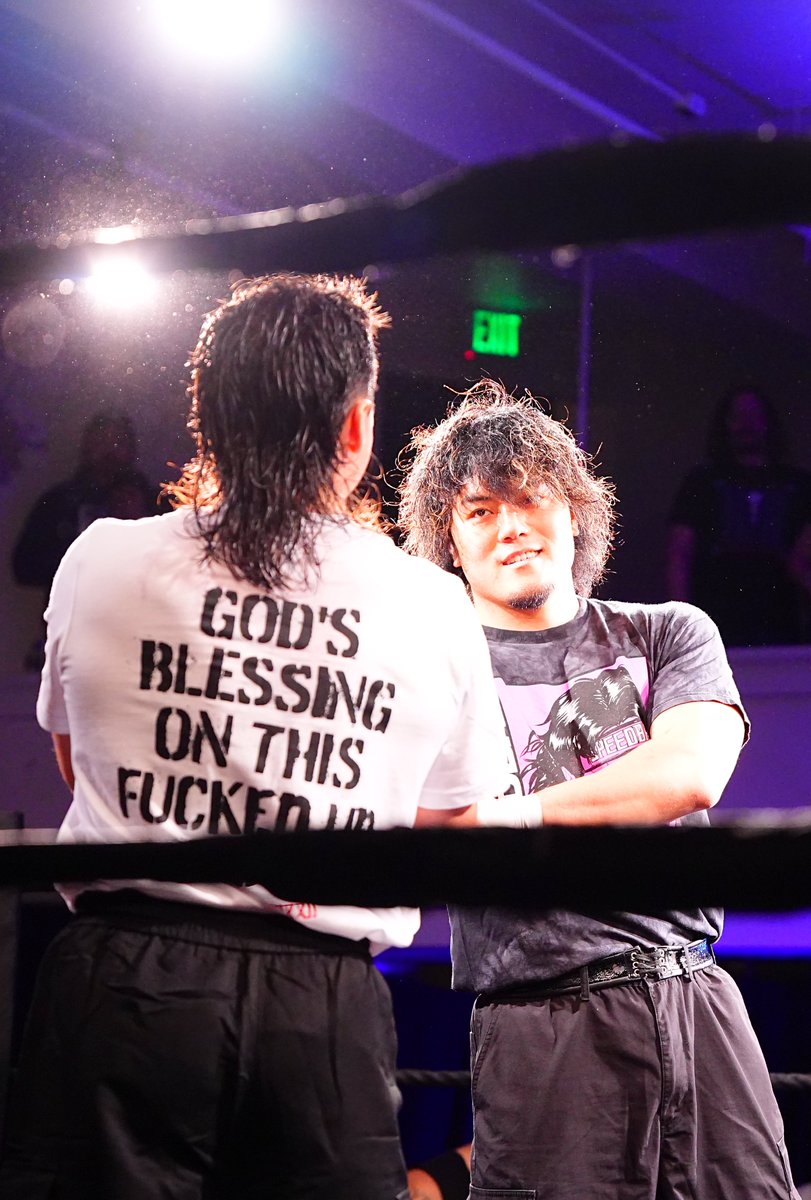 Kiki0222ki's tweet photo. 互いのTシャツ着てるの愛だった🌙
24.11.10
#trianglerdtd #DefyNW #ddtpro
#マイク・ベイリー #MikeBailey #MAO
#MLX2017 https://t.co/uTiaUmeHSE