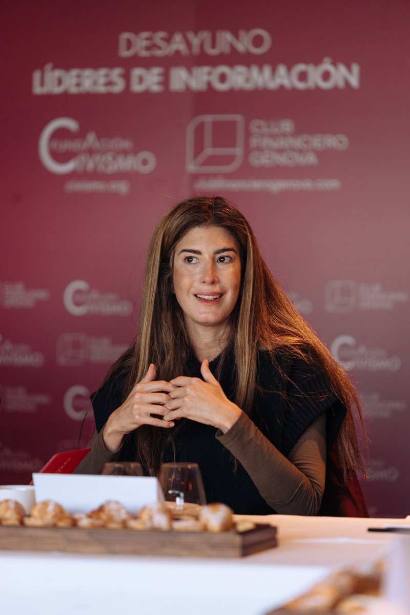 albertguivernau's tweet photo. «Es necesario que la gente sepa que necesita apoyar tanto a medios como a sociedad civil» 

Esta mañana en @CivismoF hemos hablado de Libertad de información con @PaulaQuinteros, editora y CEO de @TheObjective_es y @javi_redondo14, columnista de @elmundoes y profesor @ufvmadrid. https://t.co/mFa9k4DnFa