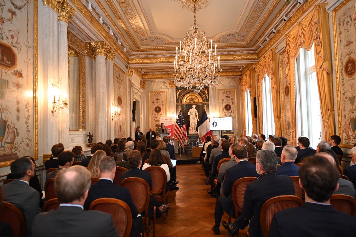 AmCham France (@amchamfrance) on Twitter photo Au sein du somptueux Hotel de Talleyrand, <a href="/USAmbFrance/">Ambassadeur des États-Unis en France et à Monaco.</a> , Ambassadrice des Etats-Unis accueille la communauté d'affaires franco-américaine pour la 6eme édition du #TransatlanticBusinessClub.
🎙️“ Our trade and investment ties reflect our strong economic relationship. We traded Au sein du somptueux Hotel de Talleyrand, <a href="/USAmbFrance/">Ambassadeur des États-Unis en France et à Monaco.</a> , Ambassadrice des Etats-Unis accueille la communauté d'affaires franco-américaine pour la 6eme édition du #TransatlanticBusinessClub.
🎙️“ Our trade and investment ties reflect our strong economic relationship. We traded