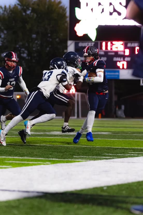 Class of 2026 RB | Full season junior film! 
13 d1 offers 
2032 yds 27tds 11 games played 

hudl.com/v/2QmYCi