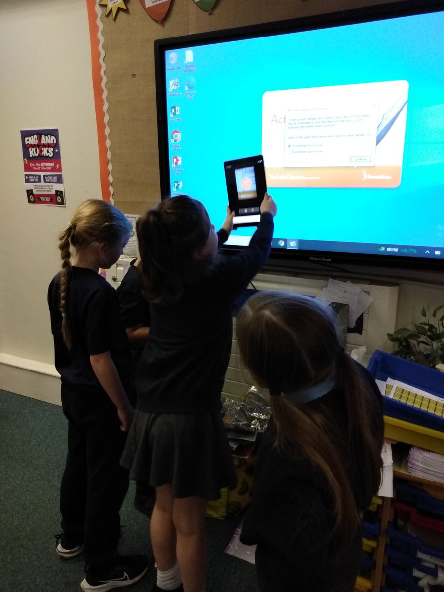 StEdwards_C3's tweet image. In our Science lesson, we have been learning about light. We have used a light meter to measure light in lux. We then looked at reflections and how light reflects off different surfaces.
#stedwardsscience