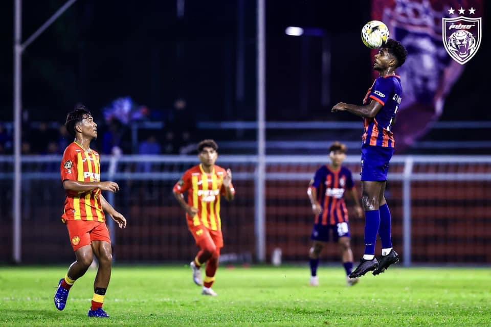 𝗖𝗢𝗡𝗚𝗥𝗔𝗧𝗨𝗟𝗔𝗧𝗜𝗢𝗡𝗦 𝗝𝗗𝗧 𝗜𝗜𝗜 — 𝟮𝟬𝟮𝟰 𝗣𝗥𝗘𝗦𝗜𝗗𝗘𝗡𝗧 𝗖𝗨𝗣 𝗖𝗛𝗔𝗠𝗣𝗜𝗢𝗡𝗦!

FT: JDT III [0-0] SELANGOR 

*JDT III win 2-1 on aggregate

More photos at facebook.com/share/14CzA46v…