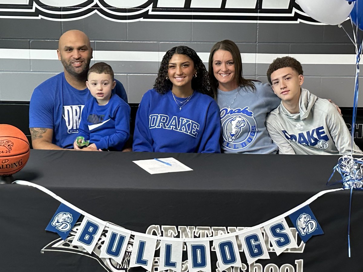 Congratulations Mya Crawford!! Drake is getting a great player, and a greater teammate!!