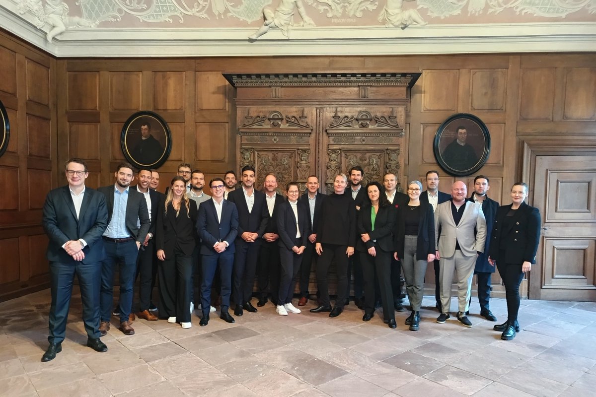 𝗦𝘁𝘂𝗱𝗶𝗲𝗻𝘀𝘁𝗮𝗿𝘁 𝗶𝗺 𝗗𝗼𝗽𝗽𝗲𝗹𝗽𝗮𝗰𝗸 – 𝗪𝗶𝗹𝗹𝗸𝗼𝗺𝗺𝗲𝗻 𝗶𝗺 𝗞𝗹𝗼𝘀𝘁𝗲𝗿 𝗘𝗯𝗲𝗿𝗯𝗮𝗰𝗵!

📚 Wir begrüßen die Teilnehmerinnen und Teilnehmer des 14. Jahrgangs Corporate Real Estate Management und des 37. Jahrgangs Real Estate Asset Management!🎉