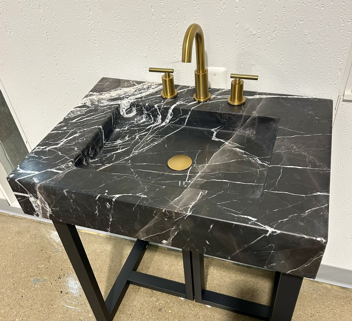 marbleandgranit's tweet photo. Custom hand-carved Natural Stone sinks from solid 6”- 12” thick blocks are gaining in popularity….typically used for a Powder Bathroom application. @thenkba @hgtv @KBBconnect @KBtribechat @HGTVMag 
#UseNaturalStone https://t.co/RVBeiV79G2