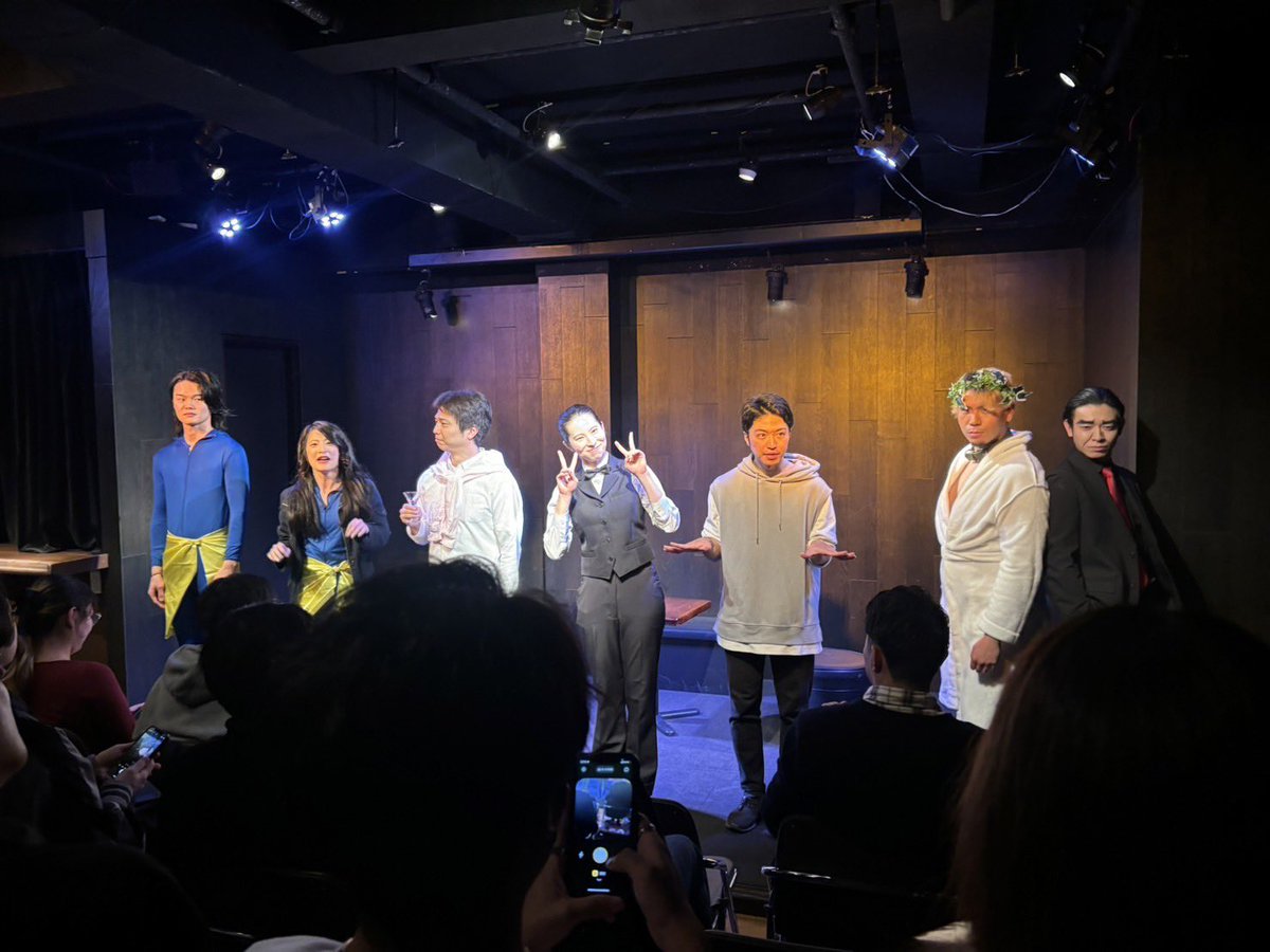 取り急ぎですが、「そのうそほんと」無事に初日開きました🎊💐
あと7公演！
また明日からも頑張ります！
明日以降のチケットもございます🎫
またリピーターチケットもございます🎟️
どうぞ宜しくお願いします🥺🙇

quartet-online.net/ticket/oku7gw9…

#そのうそほんと