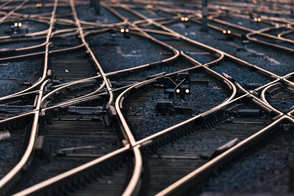 Des travaux CFF d'entretien d'aiguillages à Renens samedi 16 et dimanche 17.11 entrainent une modification des horaires et quelques suppressions entre Genève et Lausanne et entre Cossonay et Lausanne. Les CFF conseillent  de consulter l'horaire en ligne. cff.ch