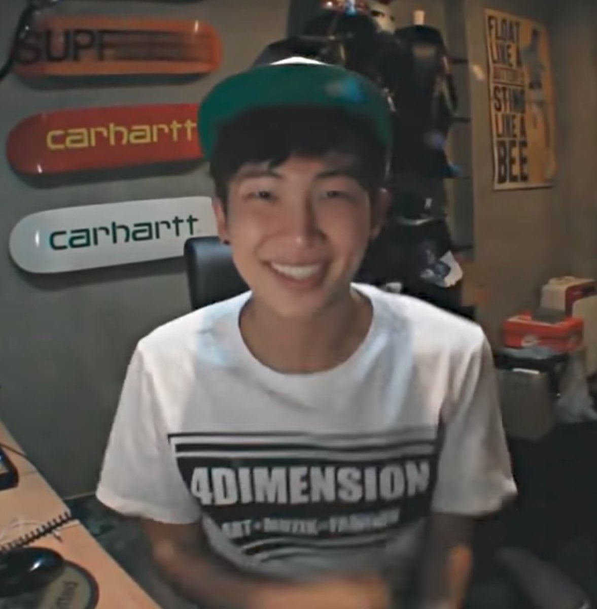 knj_brasil's tweet photo. Hoje celebram-se 7 anos desde a mudança oficial de "Rap Monster" para "RM (Real Me)", um marco muito importante na vida e carreira de Namjoon. Somos gratos pelo incrível e admirável artista que ele vem se tornando a cada dia mais.🤍
FROM RM TO FOREVER
#7YearsWithRM #RM https://t.co/aen8j22ixW