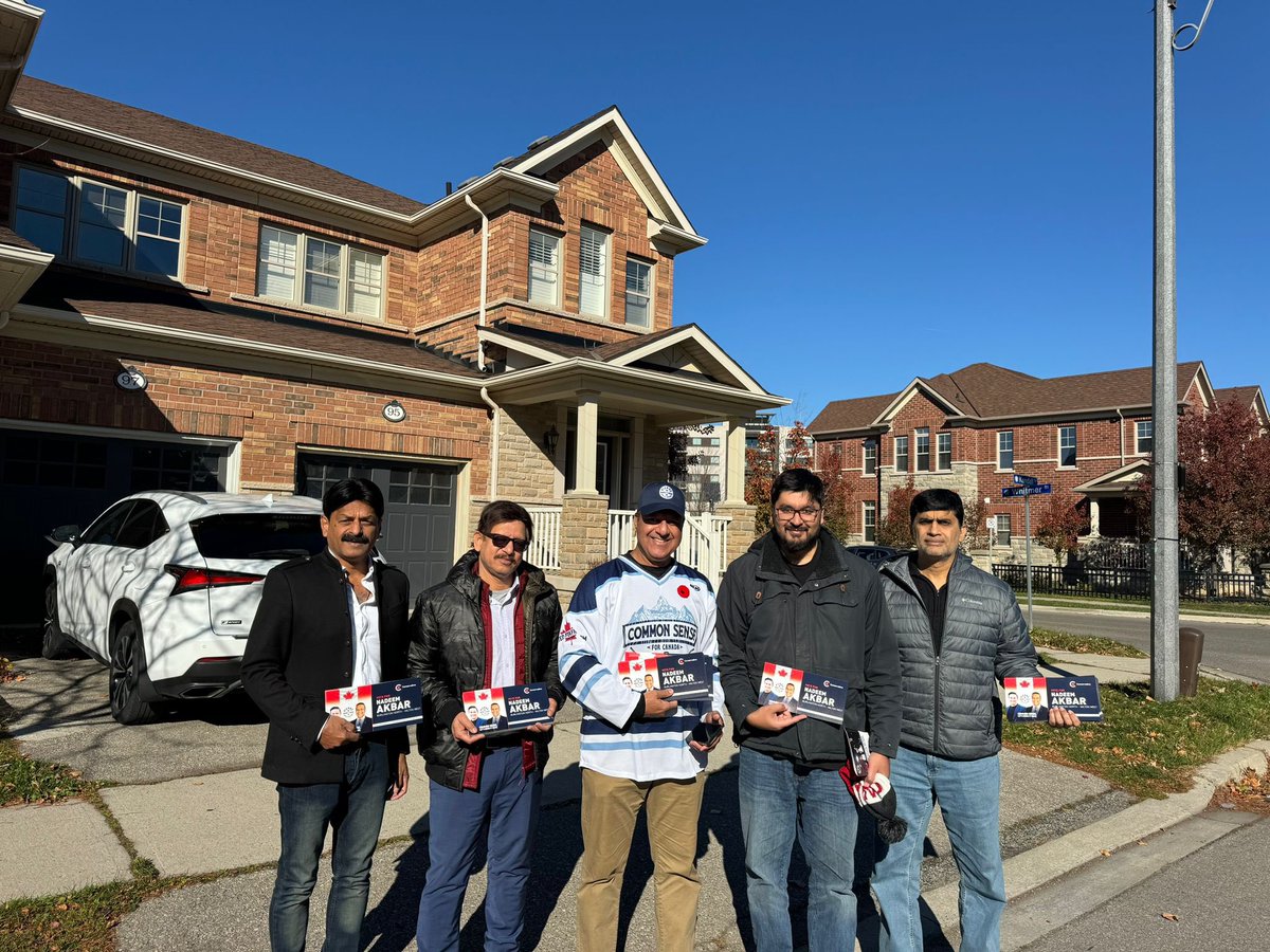 NadeemAkbar2026's tweet image. Listening to your stories and priorities keeps us moving forward with purpose. Another fruitful day of door-knocking in Burlington North-Milton West!

#TimeForChange #TrudeauHasToGo #ConservativeSolutions #CarbonTax #Milton #Burlington #CdnPoli #AxeTheTax