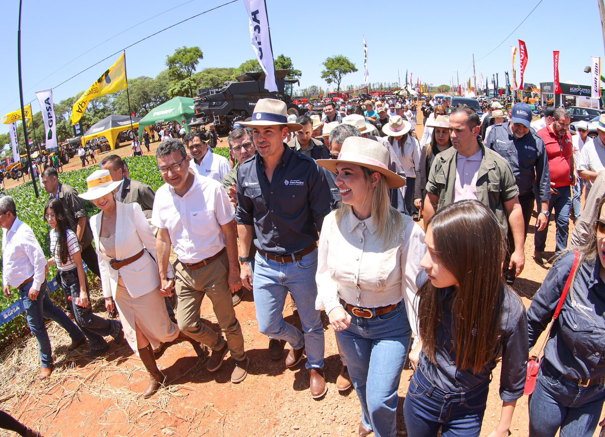 SantiPenap's tweet image. Hoy participé de la Expo Agropecuaria San Pedro, una verdadera fiesta del trabajo y del esfuerzo de nuestros productores. Este encuentro refleja el espíritu incansable de nuestra gente y el enorme potencial del segundo departamento. ¡Gracias a todos los que hacen posible este…
