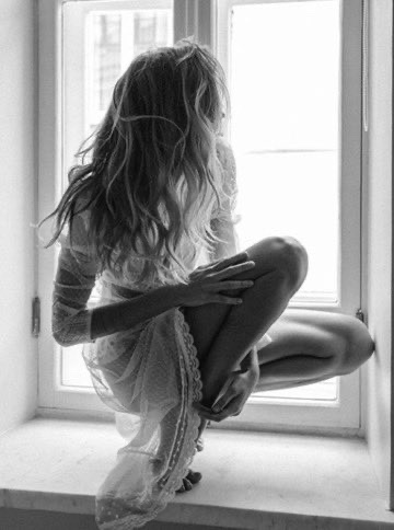 Jardinsecret00's tweet photo. Seule un instant
Rares sont ces moments
Je regarde au loin
En fixant un point
Un peu stressée
Dans mes pensées
Me persuadant que tout va bien
Qu’il n’y aura rien
#methodecauet https://t.co/n3uslFCefA