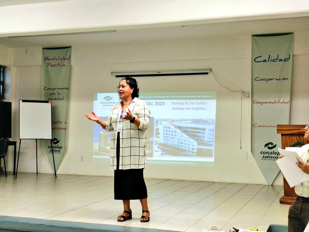 Jgpm12Jose's tweet image. La Jefatura de Promoción y Vinculación del Plantel #ConalepVta2 realizando la promoción del #ModeloDual para el semestre 2.2425 de la Carreras de PTB Turismo y Automotriz.

@fanny_valdivia