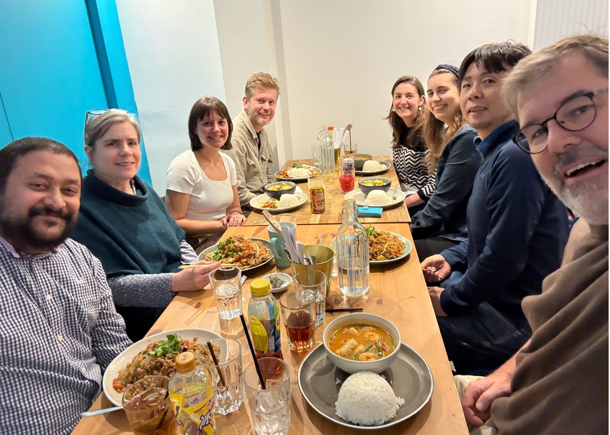 scholpp_lab's tweet image. Congrats to Dr. Gemma. What an excellent day for a viva. You did a brilliant job! A special thank-you to Tanya Whitfield @TTWhitfield @uni_sheffield, who made it a great experience for Gemma. And thanks to Soojin and Nic to act as internal examiners. @LSI_Exeter