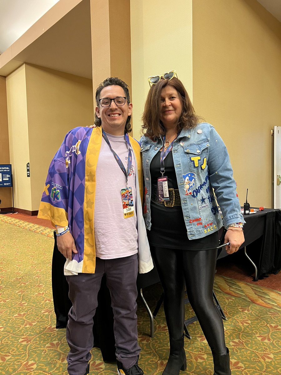 Shutendo64's tweet photo. Shout out to the peeps I got to meet at the event. @JesssAdel @teresajanedavis @EmoSonic02 @Jackbotnik https://t.co/CpxRfQ3fUj