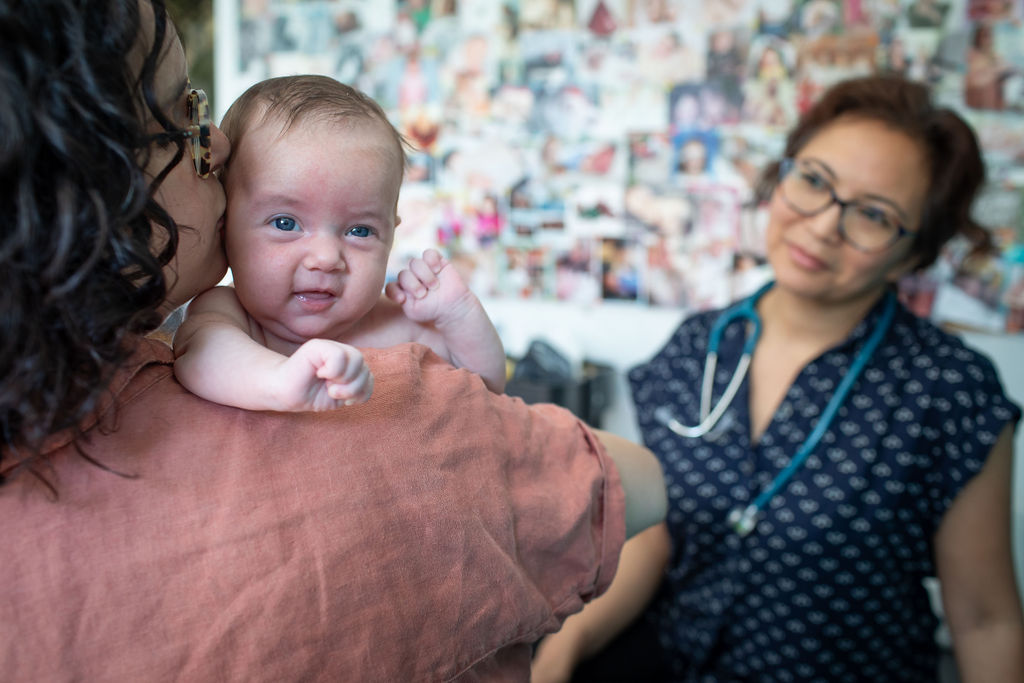 ontariomidwives's tweet image. The delivery of quality, continuous care of the parent-infant dyad in the postpartum period is a central component of Ontario midwifery. The AOM has a guideline for postpartum visits that synthesizes the evidence related to timing of visits: ontariomidwives.ca/sites/default/…