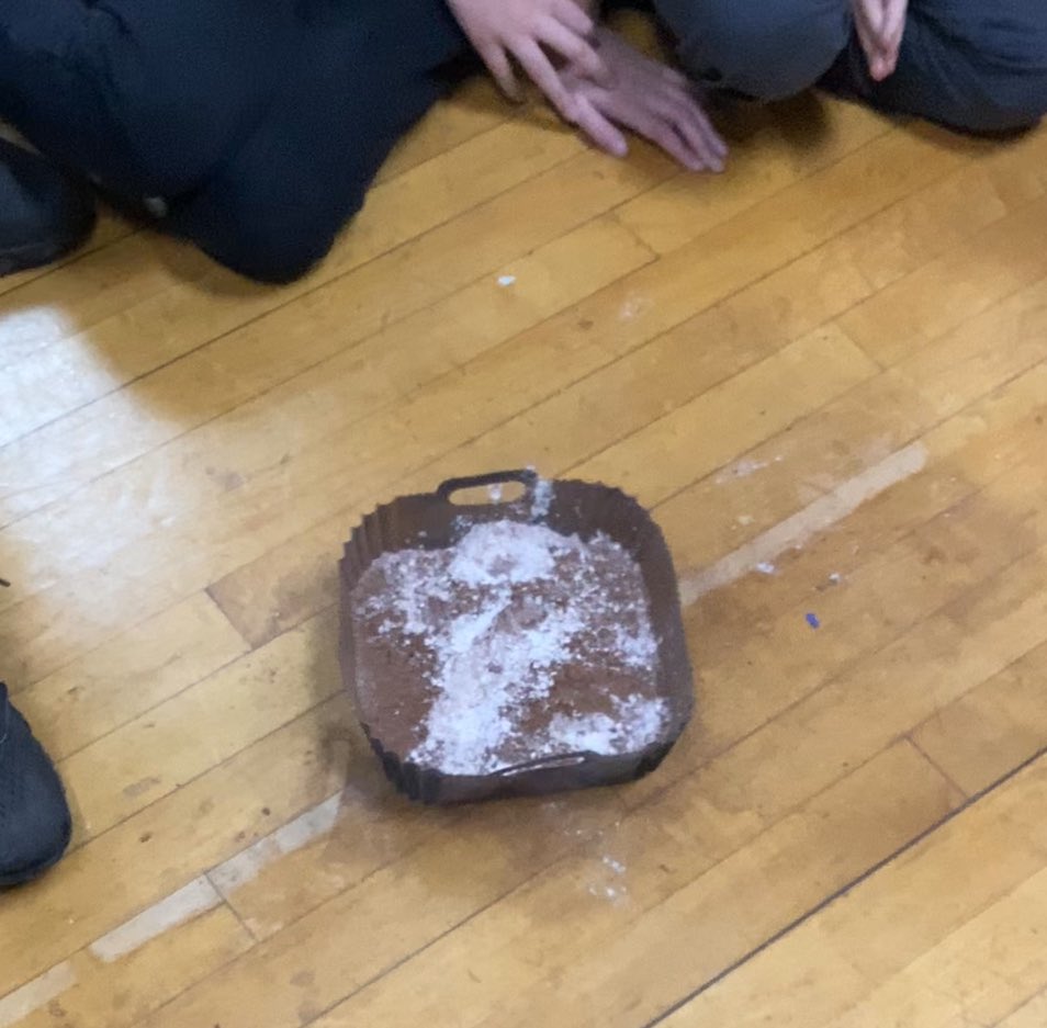 LeysFarm's tweet photo. Year 5 and 6 have enjoyed a wonderful day of all things space with the fabulous Lucy from @LuceSL2021. Lots of super activities ranging from seeing the solar system in the planetarium to creating a lunar landers, crater making and landscapes. #LFJSScience #starlincs https://t.co/FBWenWdtgO