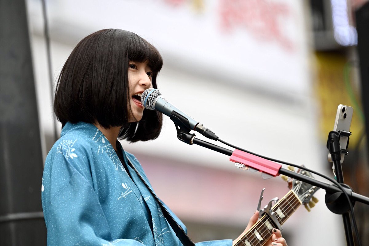 momo_corgi's tweet photo. #大宮ホコ天ライブ パフォーマンス#76
#CatchTheWind #Emily17 https://t.co/dDoi64Hyno