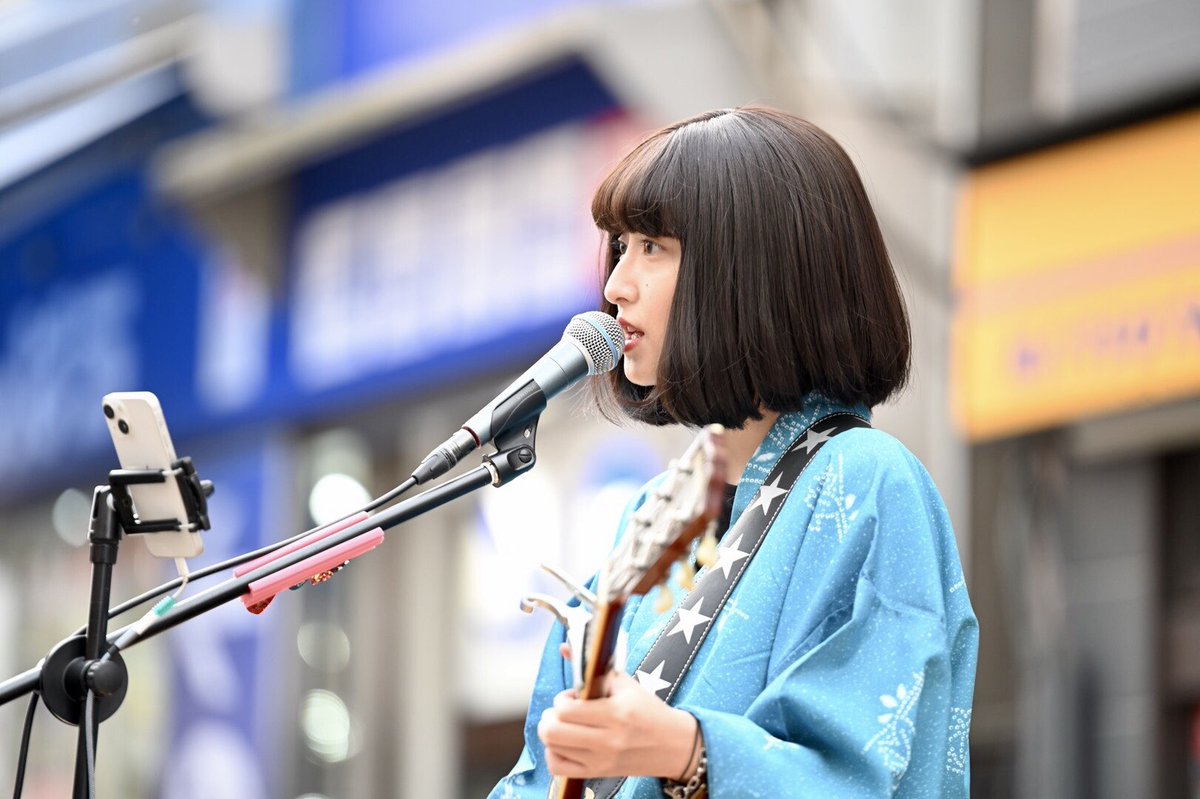 momo_corgi's tweet photo. #大宮ホコ天ライブ パフォーマンス#76
#CatchTheWind #Emily17 https://t.co/dDoi64Hyno