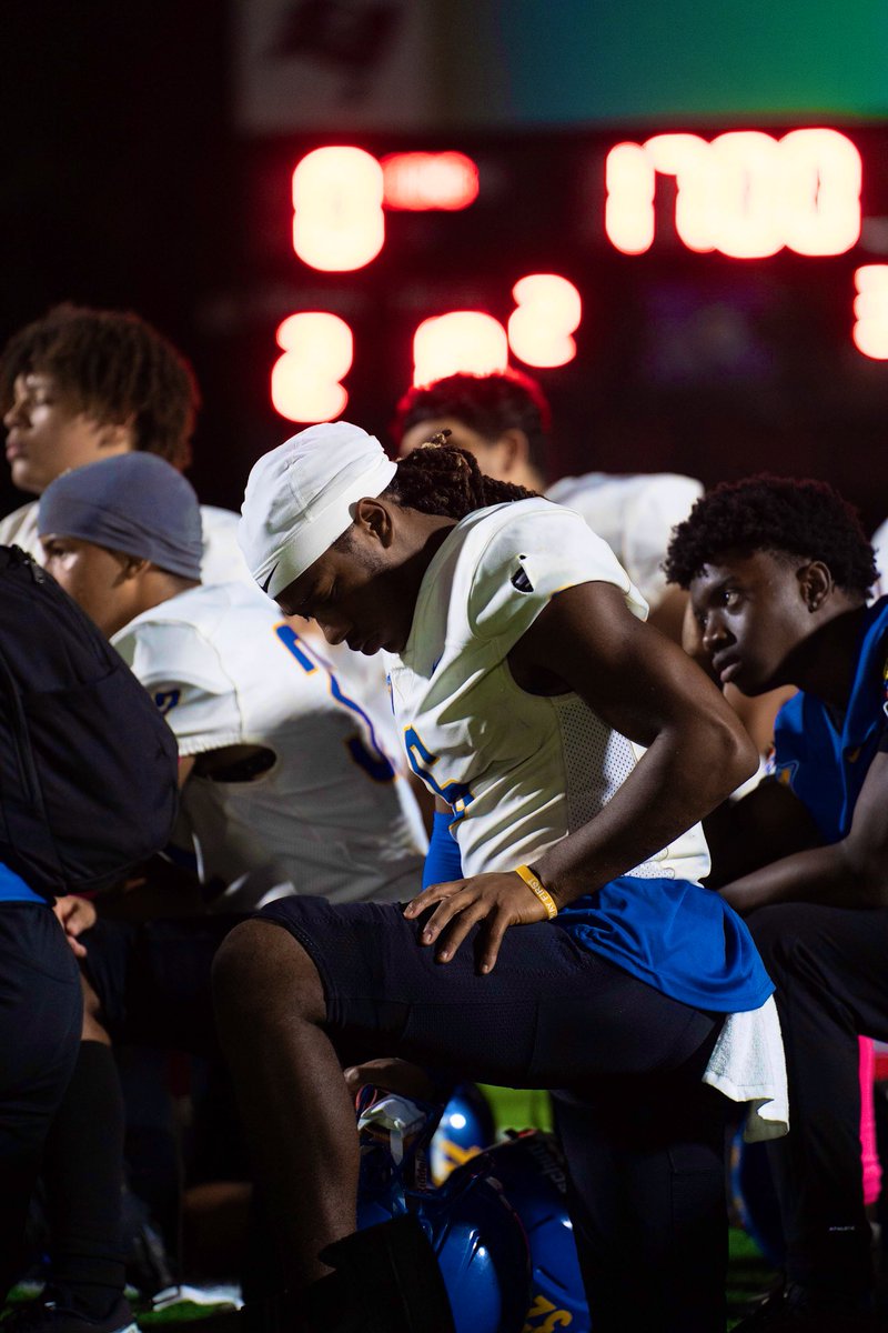 10-0🏆
District Champ🏆
Played 8/10 games
Receiving Yards- 602🔝
5 Touchdowns 
41 Receptions/Average 75.3 Yards a game
hudl.com/v/2QmdHQ