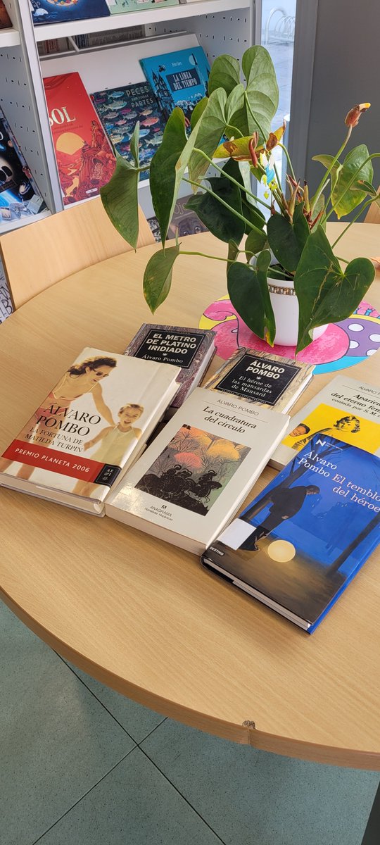 biblioptocruz's tweet photo. El escritor cántabro Álvaro Pombo ha sido galardonado con el Premio Cervantes en su edición del año 2024. Aquí les mostramos las obras que poseemos en la Biblioteca. https://t.co/IEJrgeyOET