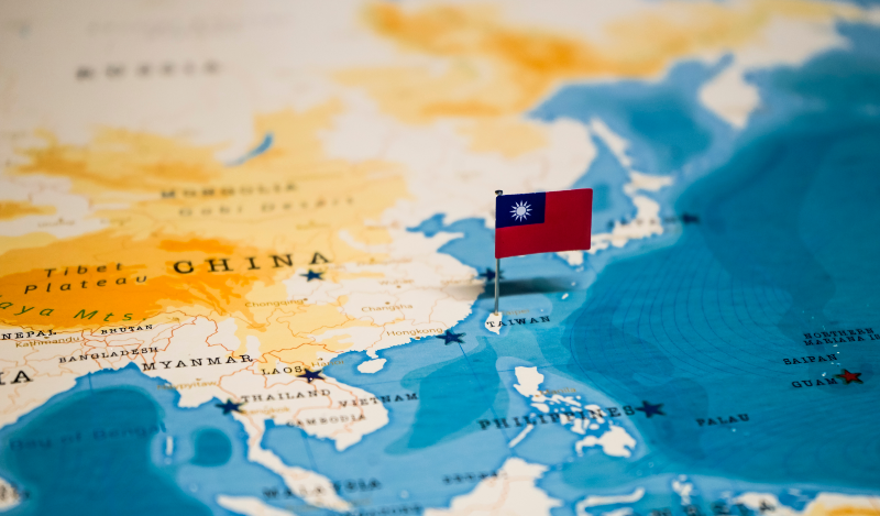 centercescos's tweet photo. 🇹🇼 Con un pasado complejo y una relación tensa con China, Taiwán ha construido una democracia moderna. Pero junto con ese crecimiento llegan nuevos desafíos ⬇️ https://t.co/DqwuqLFH7D