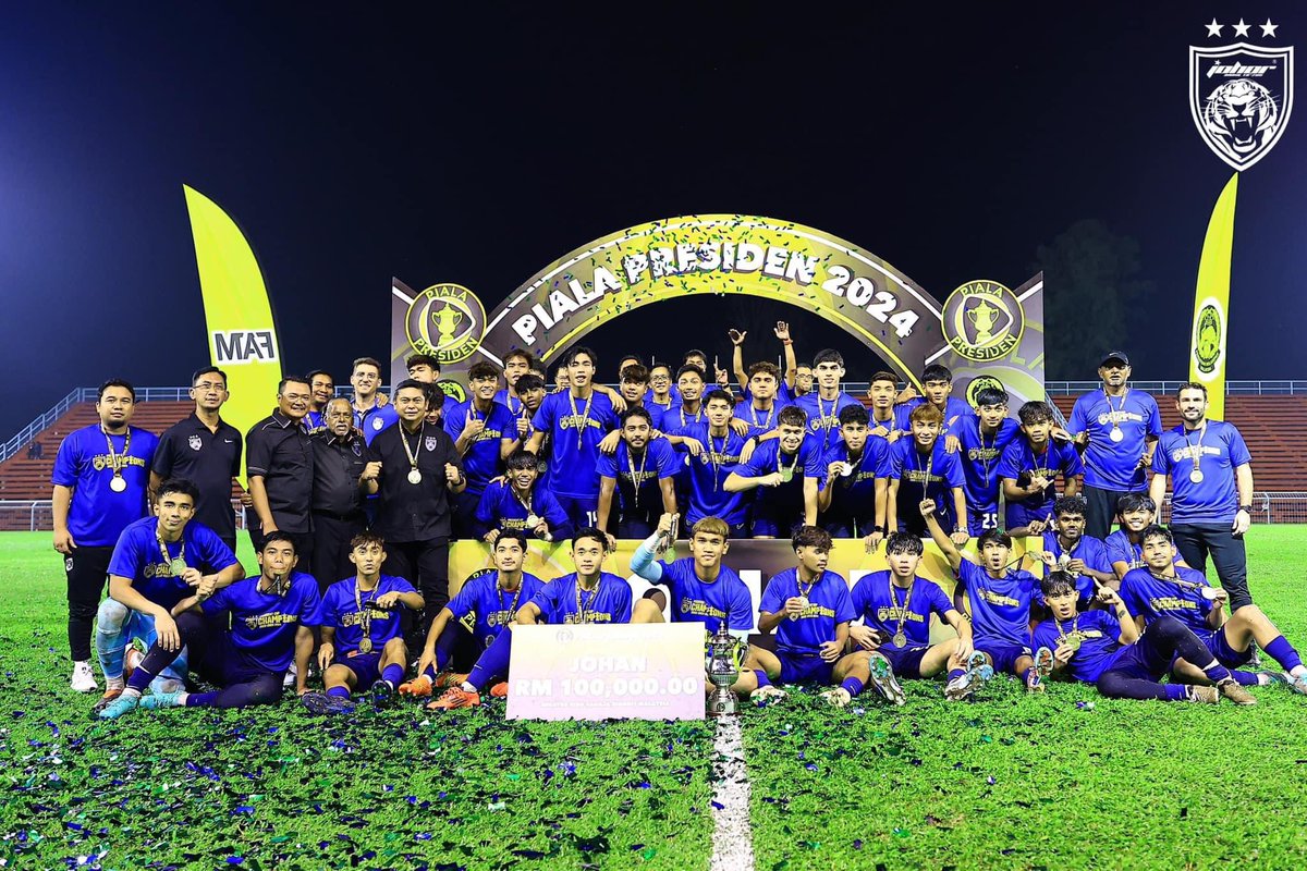 𝗝𝗗𝗧 𝗜𝗜𝗜 — 𝟮𝟬𝟮𝟰 𝗣𝗥𝗘𝗦𝗜𝗗𝗘𝗡𝗧 𝗖𝗨𝗣 𝗖𝗛𝗔𝗠𝗣𝗜𝗢𝗡𝗦!

More photos at facebook.com/share/p/1H7y5m…

Hidup Johor Demi Johor
#WhatCanYouDo
#TheTMJeffect
#HarimauSelatan
#SouthernTigers
#PermataSelatan
#JewelOfTheSouth
#JDTuntukSemua
#JDTforAll