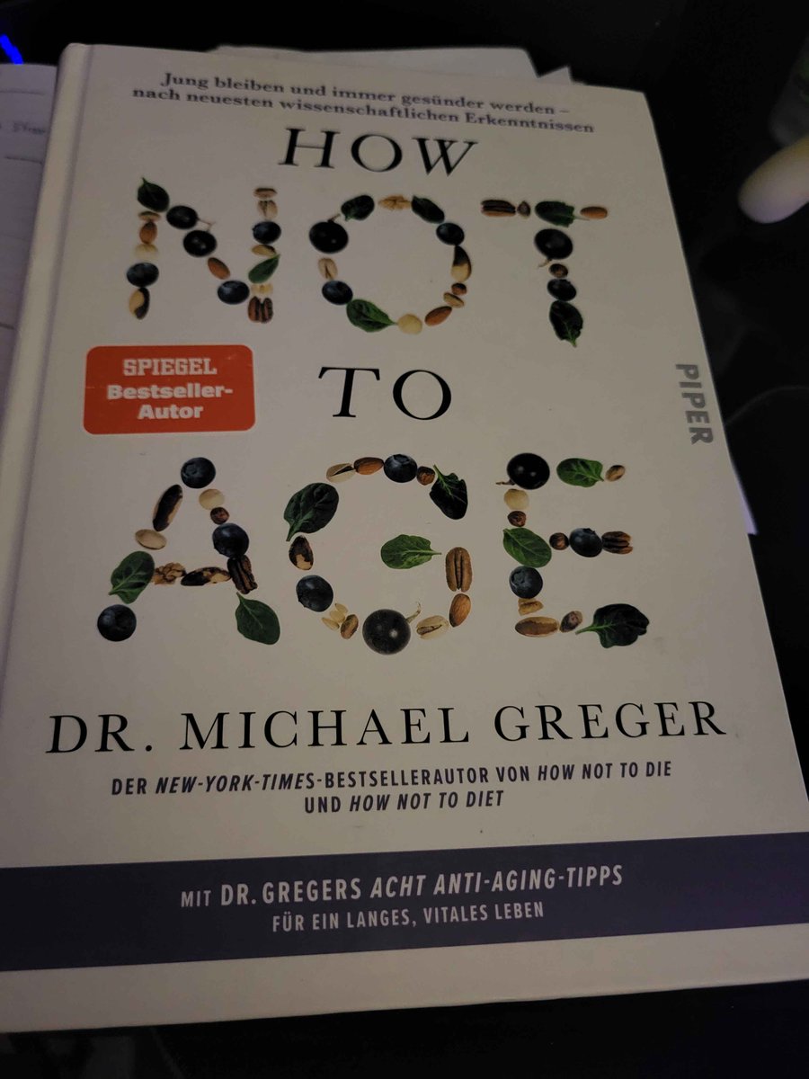 Mrs_H_E_Kenway's tweet photo. 700 Seiten geballte Information! 😁😊 Dann wollen mir anfangen zu lesen und lernen ❤
#HowNotToAge
#Ernährung
#Ratgeber
#ichooselife https://t.co/y8hXKP3gUP