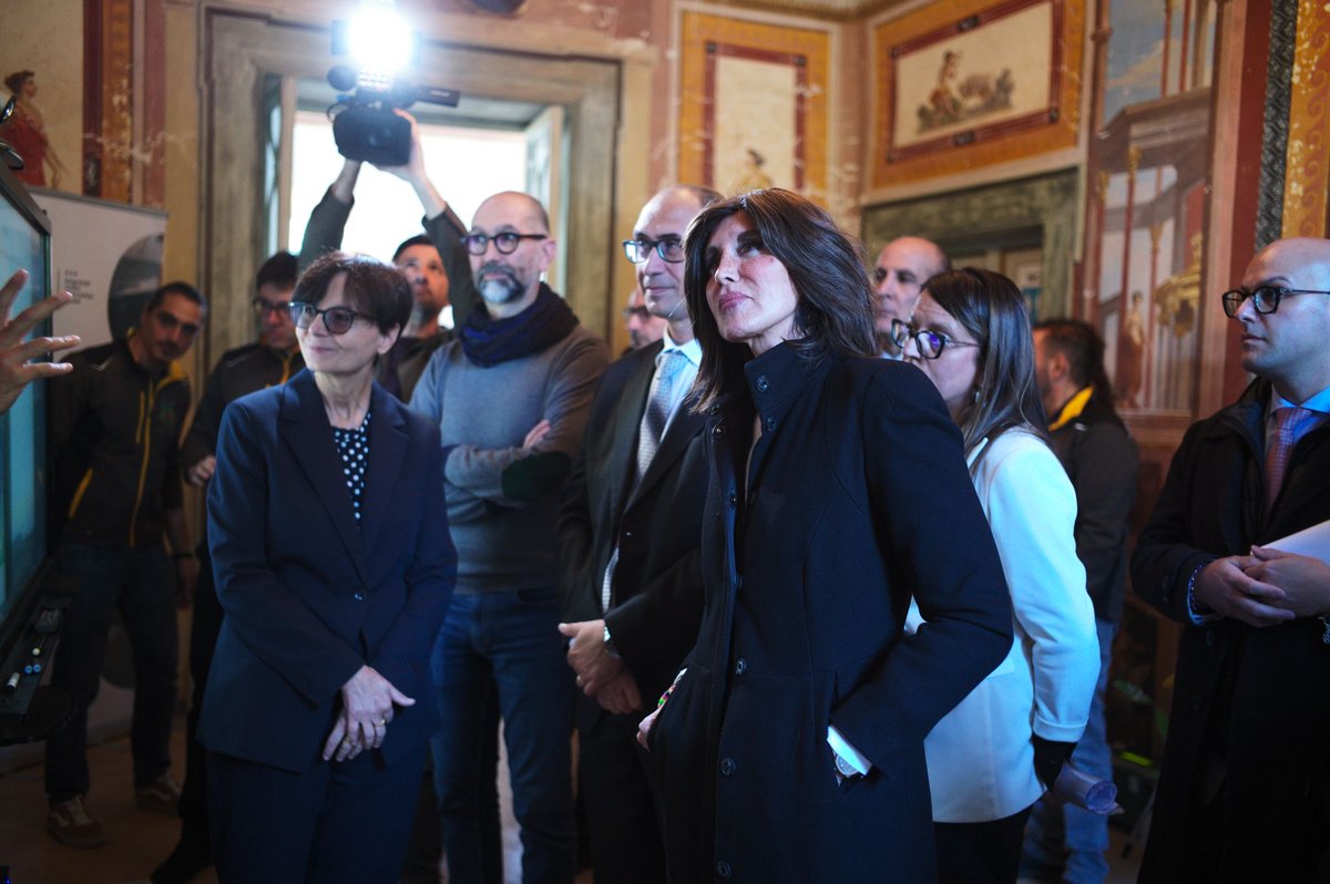 CNR Consiglio Nazionale delle Ricerche (@cnrsocial_) on Twitter photo #13novembre, il Ministro <a href="/mur_gov_/">Ministero dell'Universitร e della Ricerca</a>, <a href="/BerniniAM/">Anna Maria Bernini ๐ฎ๐น</a>, in visita alla sede di #Porano del <a href="/Cnr_Iret/">Cnr_Iret</a>
ร stata accolta presso la storica sede di Villa Paolina, dalla Presidente del #Cnr <a href="/MC_Carro/">MariaChiara Carrozza</a>, dal DG Colpani dal Direttore Calfapietra e dal personale #Cnr_Iret
cnr.it/it/news/13085 #13novembre, il Ministro <a href="/mur_gov_/">Ministero dell'Universitร e della Ricerca</a>, <a href="/BerniniAM/">Anna Maria Bernini ๐ฎ๐น</a>, in visita alla sede di #Porano del <a href="/Cnr_Iret/">Cnr_Iret</a>
ร stata accolta presso la storica sede di Villa Paolina, dalla Presidente del #Cnr <a href="/MC_Carro/">MariaChiara Carrozza</a>, dal DG Colpani dal Direttore Calfapietra e dal personale #Cnr_Iret
cnr.it/it/news/13085