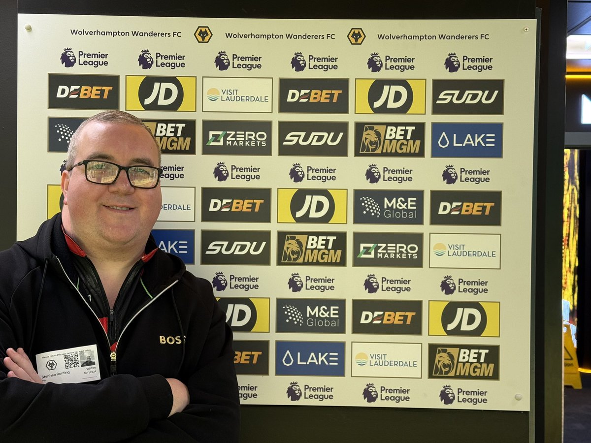 sbunting180's tweet photo. Had the pleasure of visiting @Wolves to do some Sky Sports media with @GVV180 this afternoon. Not quite Liverpool 😉 but a fantastic club, great facilities and very welcoming. https://t.co/WVzyCWBvnt