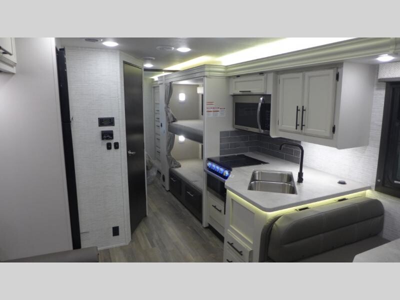 National__RV's tweet photo. 📣 Beautiful Class C with bunk beds! ➡ https://t.co/lkeRB0ZE7Z Stop in today to tour this New 2024 Jayco Redhawk 31F. It's gas-powered and 32 feet long! The full-wall slide gives you space. 🗺🏞
🌟 On Sale for $115,990!
#NationalRVDetroit #Travel https://t.co/NKVA24zgiB