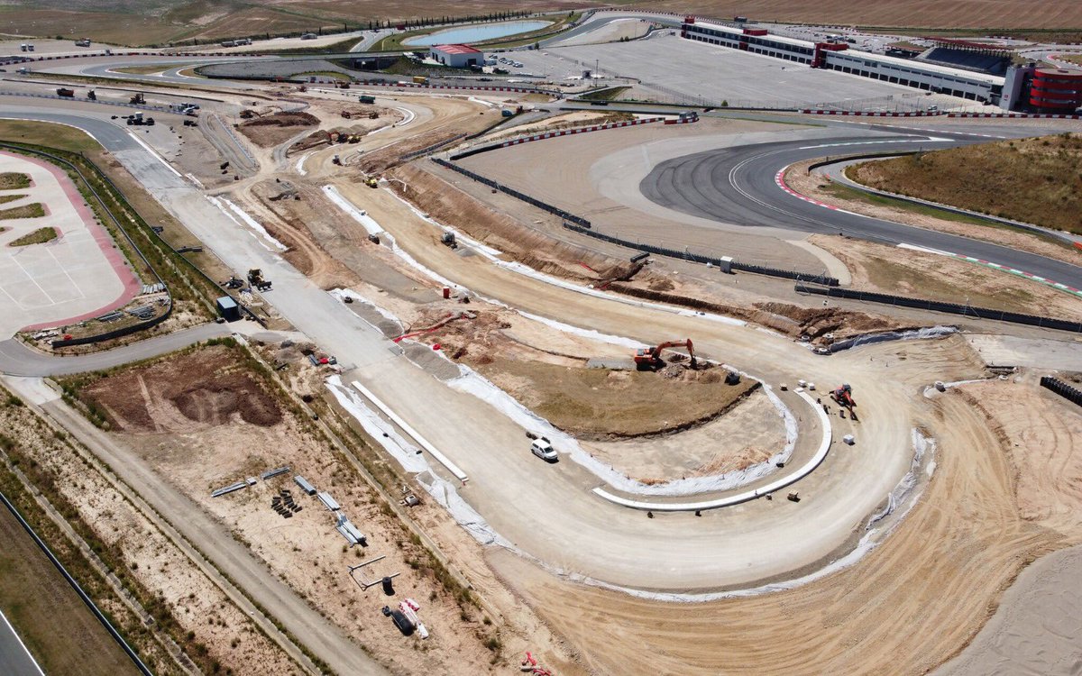 Driven International (@drivenint) on Twitter photo 🇪🇸 Circuito de Navarra has undergone a major redevelopment, and the new 650m extension is open!
The new layout results in a faster, flowing challenge with subtle elevation changes to enhance the experience.
📸 <a href="/CircuitoNavarra/">Circuito de Navarra</a>
#Driven #MSV #Navarra #TrackDesign #Spain 🇪🇸 Circuito de Navarra has undergone a major redevelopment, and the new 650m extension is open!
The new layout results in a faster, flowing challenge with subtle elevation changes to enhance the experience.
📸 <a href="/CircuitoNavarra/">Circuito de Navarra</a>
#Driven #MSV #Navarra #TrackDesign #Spain