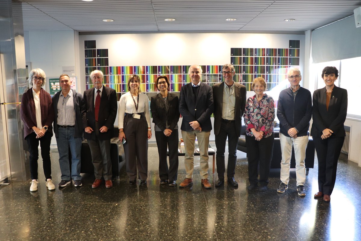 IDAEA_CSIC's tweet photo. Today, we had the honor of hosting the External Scientific Committee at @IDAEA_CSIC 🤝

This visit provides us key insights to enhance our commitment to advancing environmental science, and air and water research💧🌬️ https://t.co/YgvbYzNfqW
