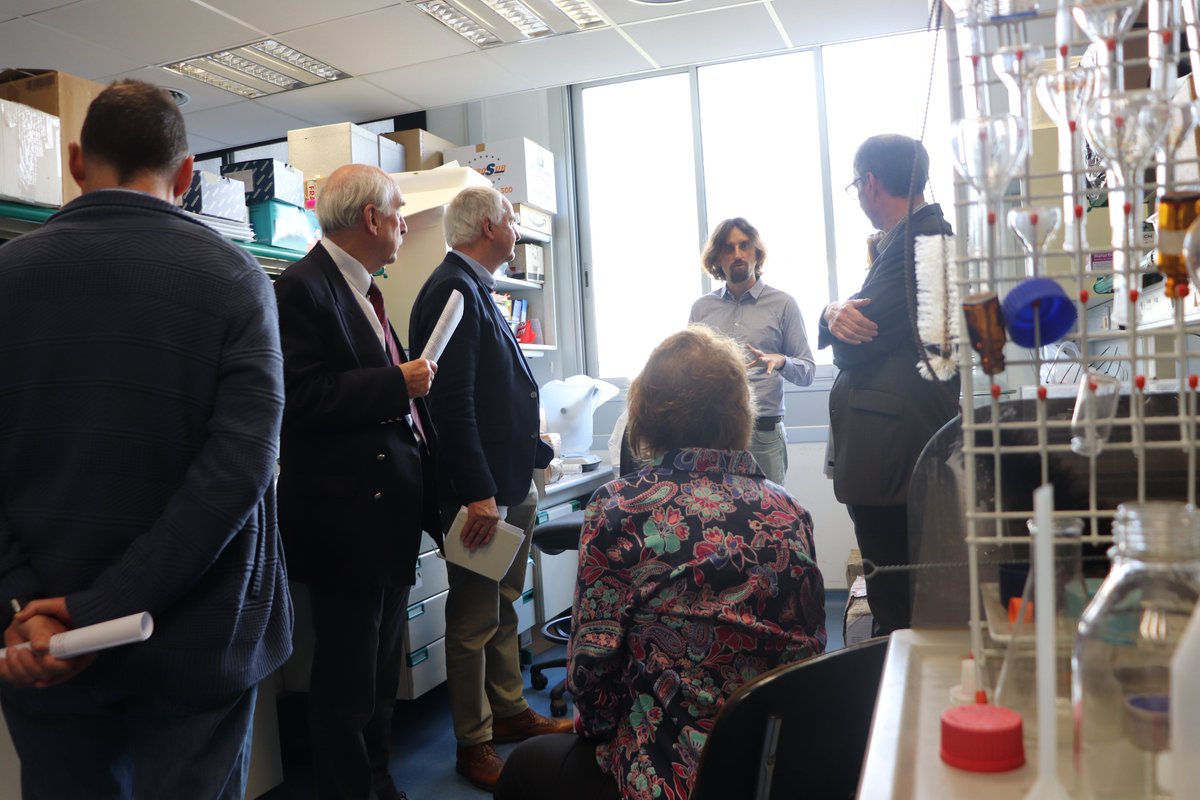 IDAEA_CSIC's tweet photo. Today, we had the honor of hosting the External Scientific Committee at @IDAEA_CSIC 🤝

This visit provides us key insights to enhance our commitment to advancing environmental science, and air and water research💧🌬️ https://t.co/YgvbYzNfqW