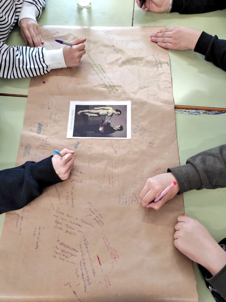 Avui hem provat una nova versió de la conversa silenciosa. Conversa silenciosa d'art. Al centre del paper, una obra artística relacionada amb la temàtica que estem treballant (aquí, l'amor). Una eina amb molt potencial!
Sobre la conversa silenciosa: ensenyarfilosofia.com/2024/09/27/la-…