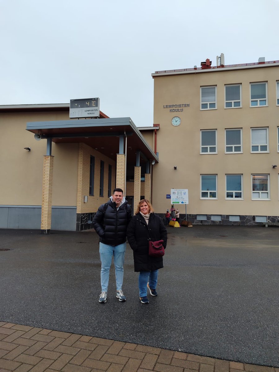 #ErasmusPlus
El David i la Mari Cruz estan aprenent molt a Finlàndia, a l'escola Lempoisten amb un job shadowing sobre competència digital, diversitat i medi ambient.
<a href="/sepiegob/">SEPIE</a> <a href="/EplusCatEdu/">Unitat Programes Internacionals Catalunya</a>