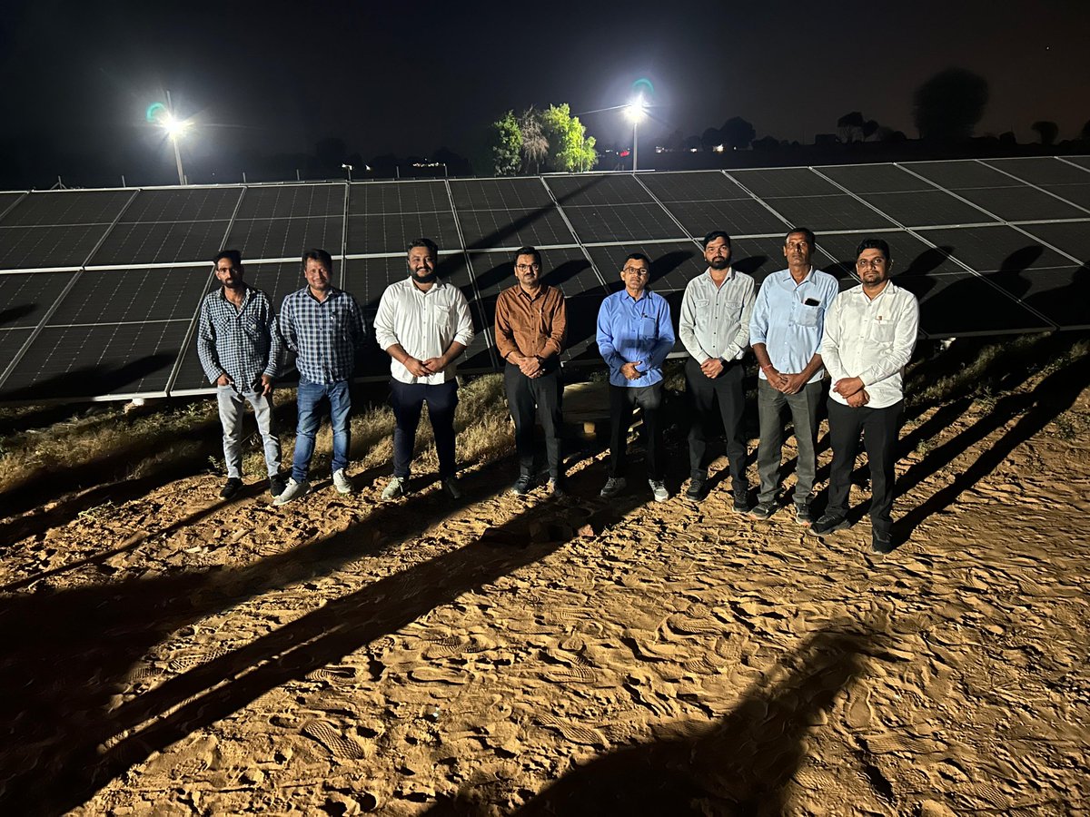 आज बगरू के रवाण ग्राम में सोलर पावर जनरेटर मैसर्स बाड़ीवाल एनर्जी द्वारा-  कुसुम सी योजना में 1.61 मेगावाट क्षमता का सौर ऊर्जा प्लांट स्थापित कर दिया गया है।
#Congratulations
<a href="/RajCMO/">CMO Rajasthan</a> 
<a href="/hlnagar/">Heeralal Nagar</a> 
<a href="/artizzzz/">Arti Dogra</a>