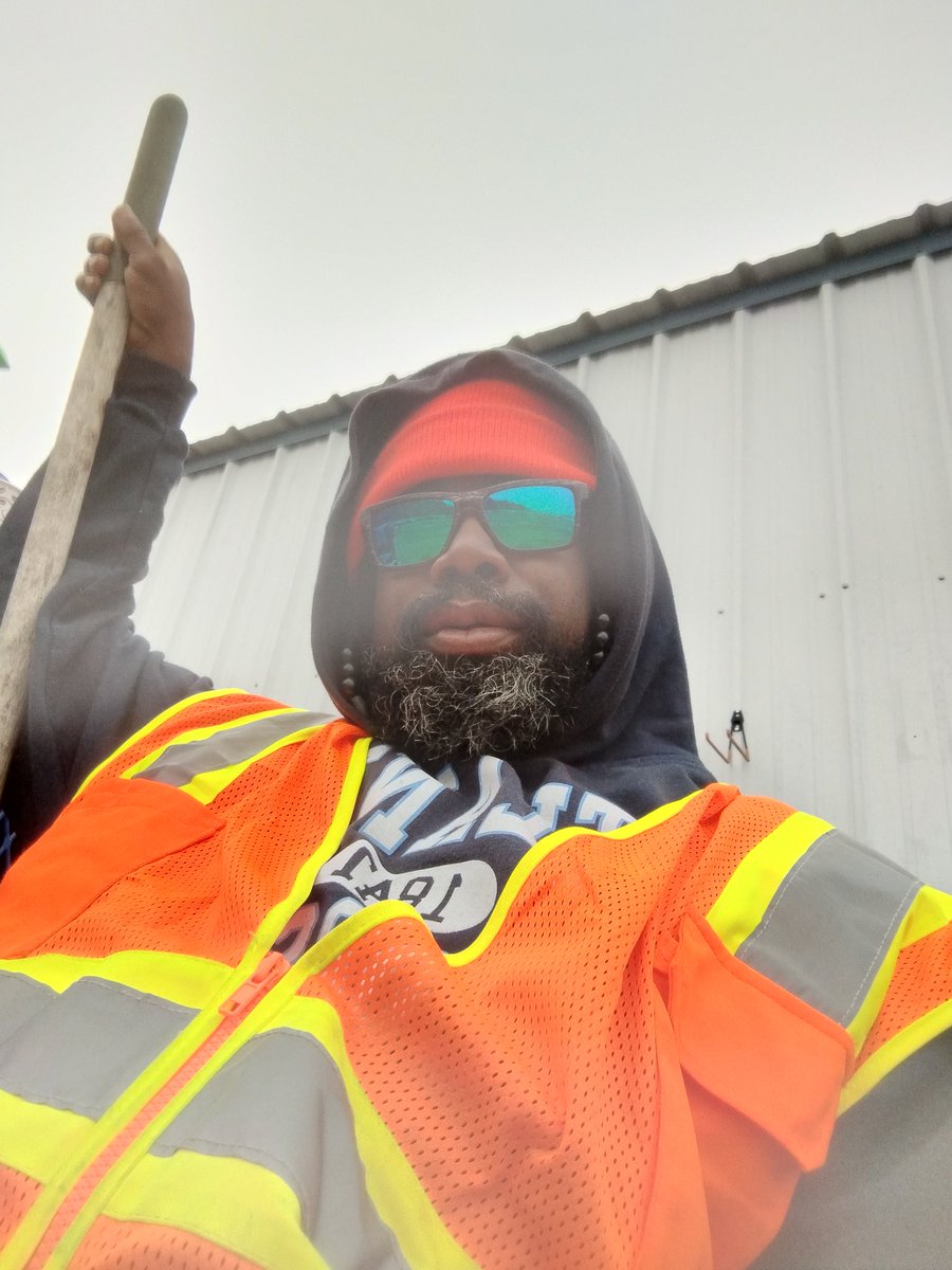 daddymacc85's tweet photo. So up getting it as usual https://t.co/JHBJBzVg41
