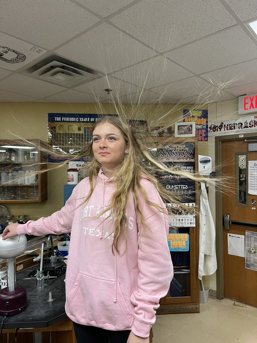 yorkscienceguy's tweet image. Students are excited to learn about electrons!! #yorkdukes