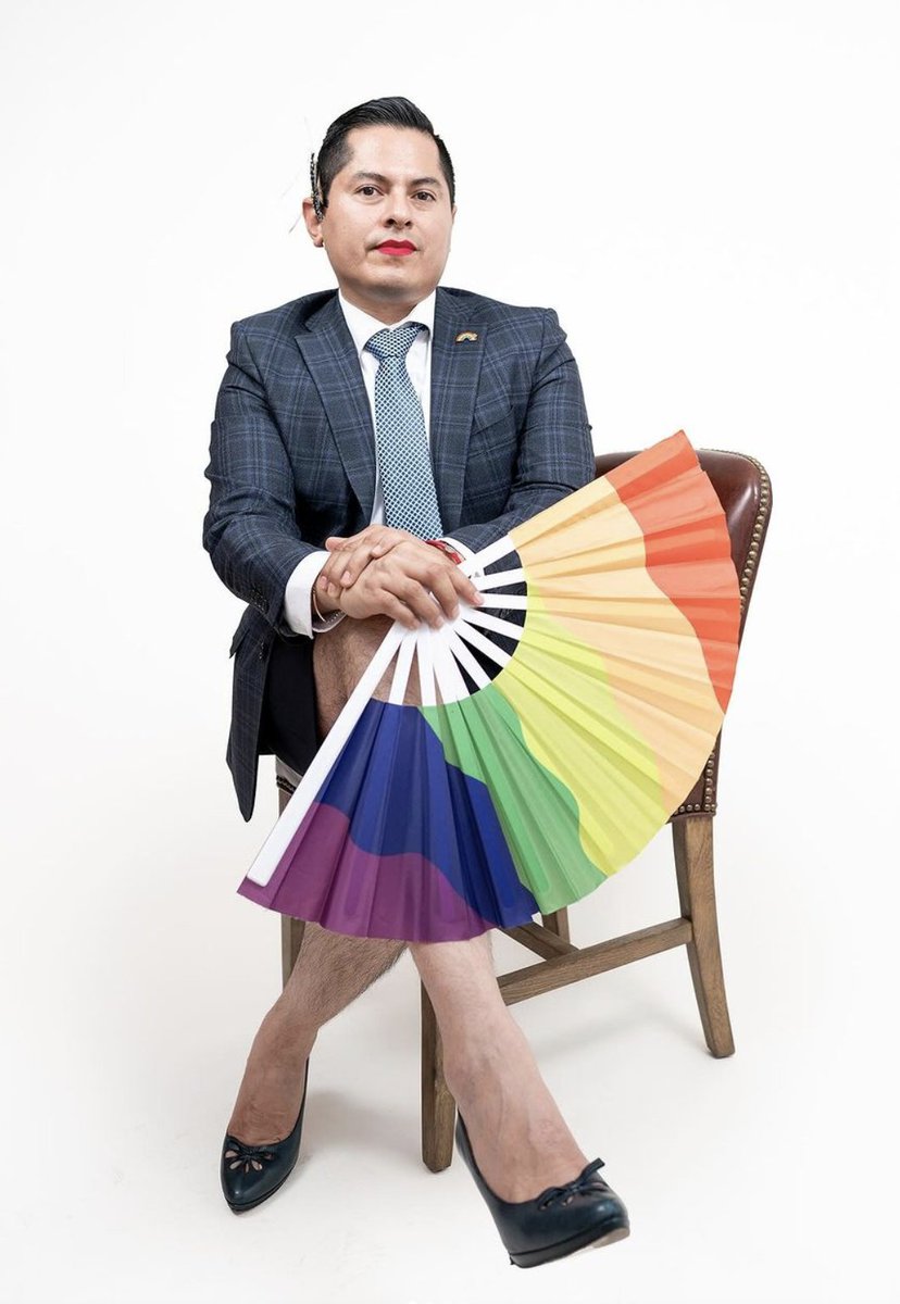 eroerny's tweet image. El 13 de noviembre de 2023 mataron a Jesús Ociel Baena Saucedo, magistrade del Tribunal Electoral de Aguascalientes, y a su pareja Dorian Nieves Herrera en su casa de la calle Playa del Carmen, núm. 134, en Aguascalientes.
#JusticiaParaMagistrade
📷 David F. Uriegas. 🌈✨