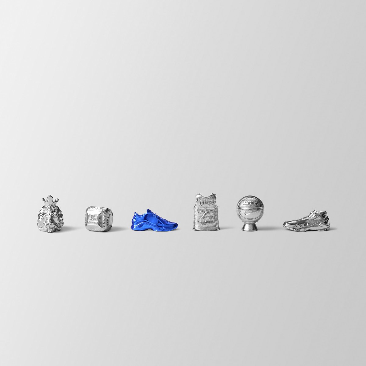 ComplexSneakers's tweet image. Nike and Hasbro really made a LeBron monopoly set 🔥👑