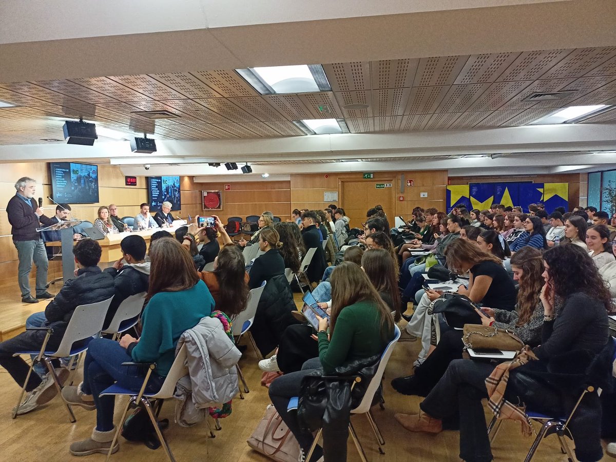 FUND. LUCA DE TENA tweet media