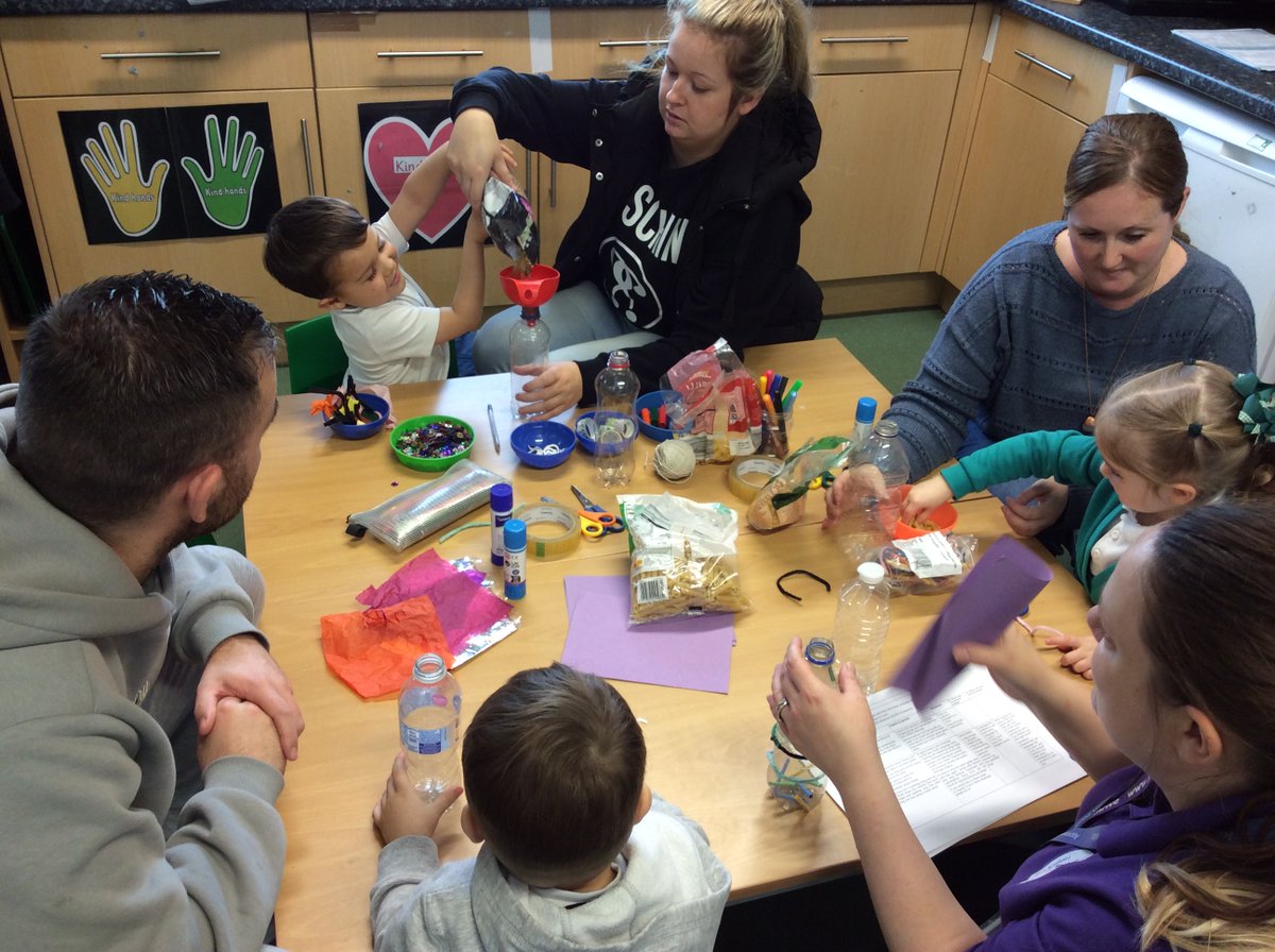 OverfieldsPri's tweet image. A lovely creative Early Words Together session this afternoon, focusing on the importance of singing and nursery rhymes to develop language.  We decorated shakers and had fun playing them!